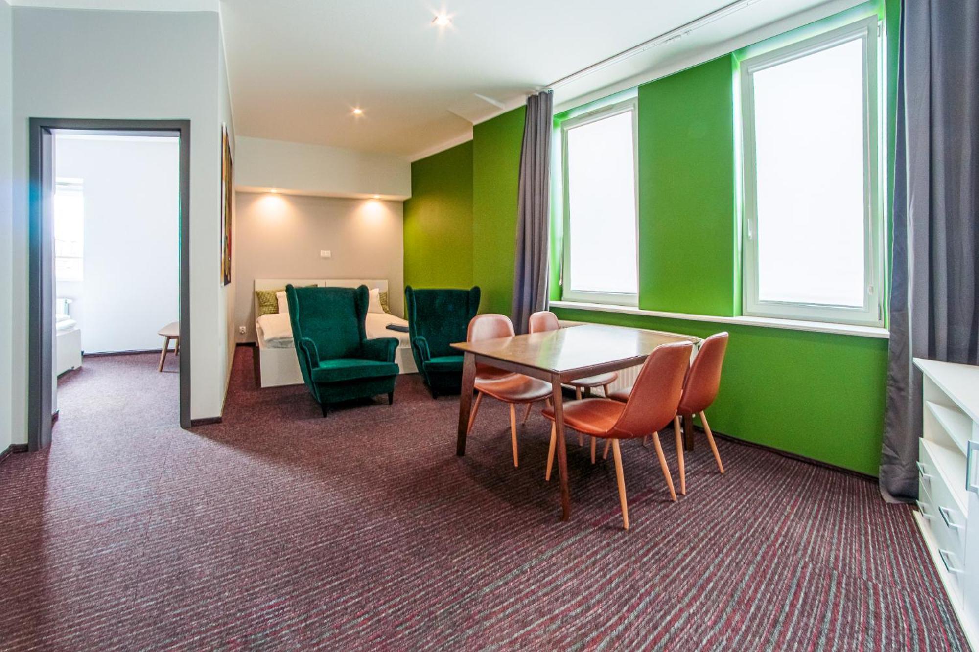 Apartment Square *